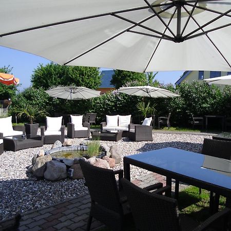 Strand-Hotel Lobbe Ngoại thất bức ảnh