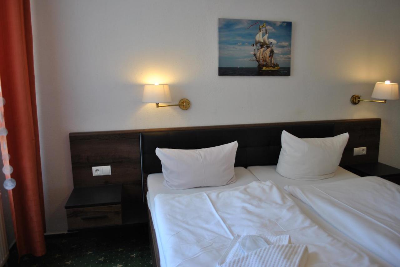 Strand-Hotel Lobbe Ngoại thất bức ảnh