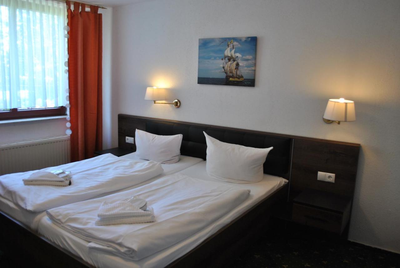 Strand-Hotel Lobbe Ngoại thất bức ảnh