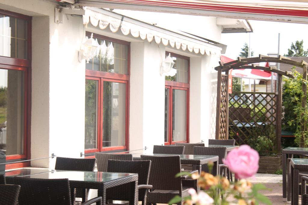 Strand-Hotel Lobbe Ngoại thất bức ảnh