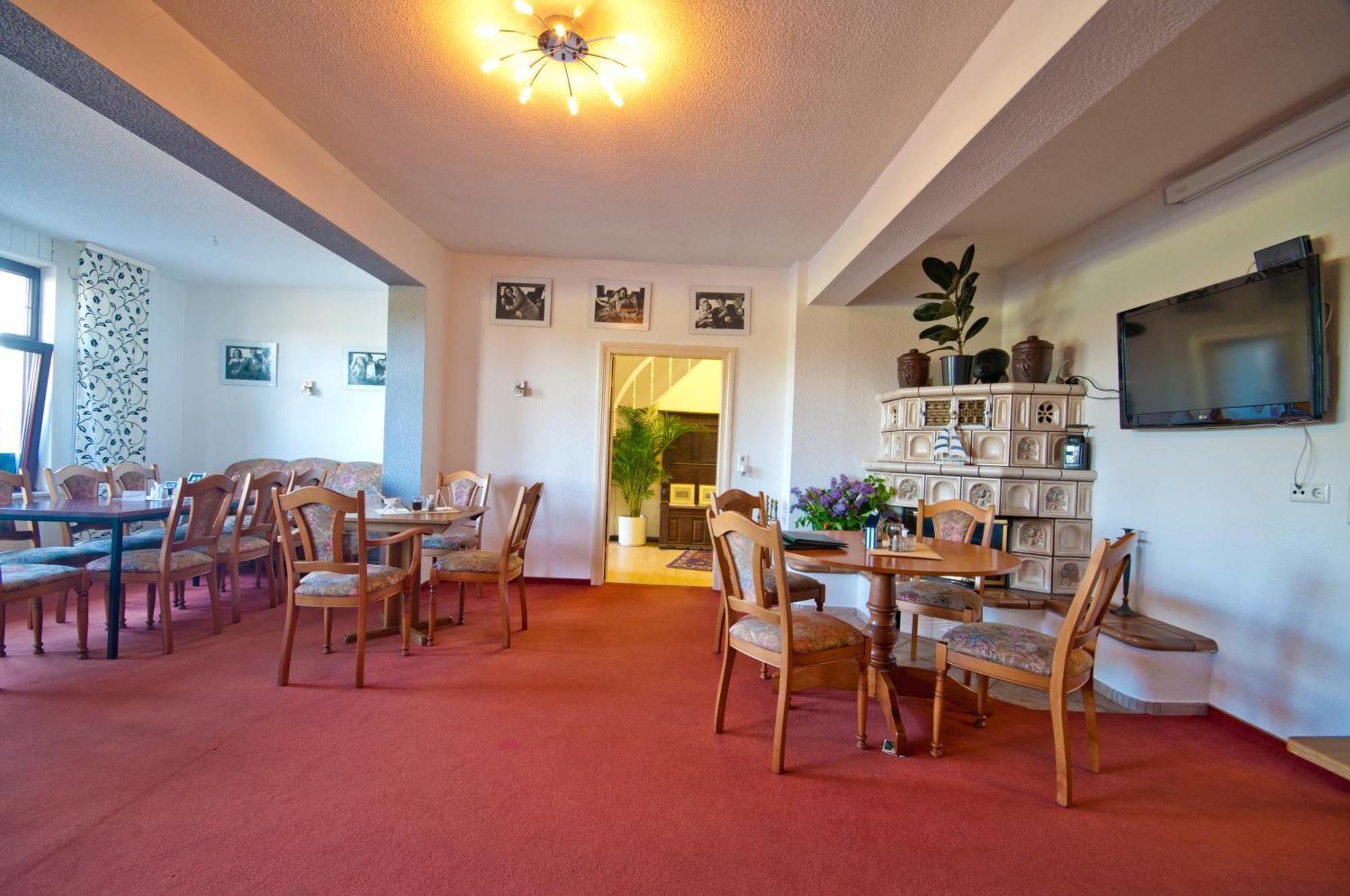 Strand-Hotel Lobbe Ngoại thất bức ảnh